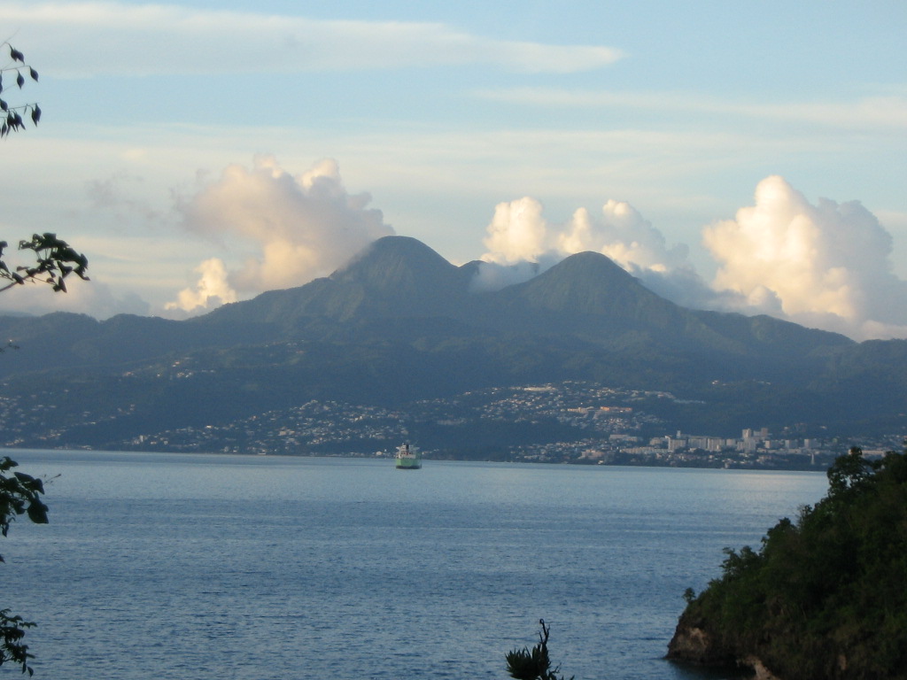 Foto fra Fort-de-France, Martinique – FDF et pitons du Carbet