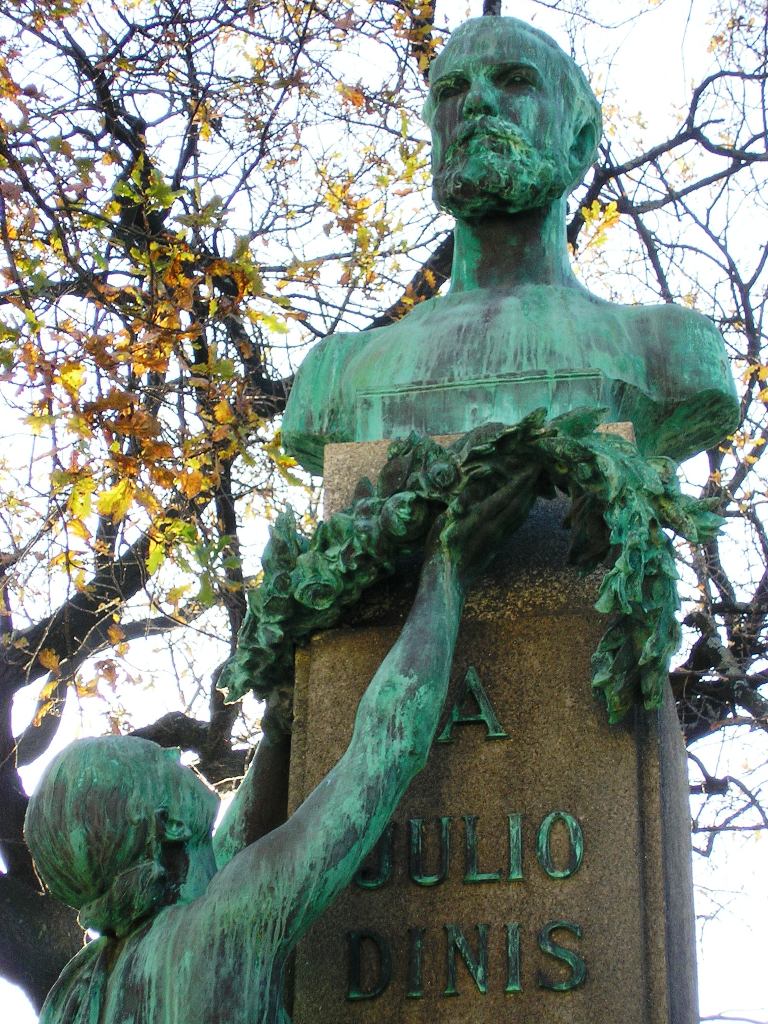 Foto fra Porto, Portugal – Estatua Julio Dinis (Porto)