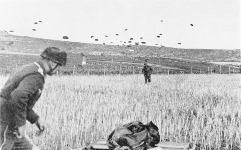 Foto fra Kreta, Hellas: Bundesarchiv Bild 141-0864, Kreta, Landung von Fallschirmjägern