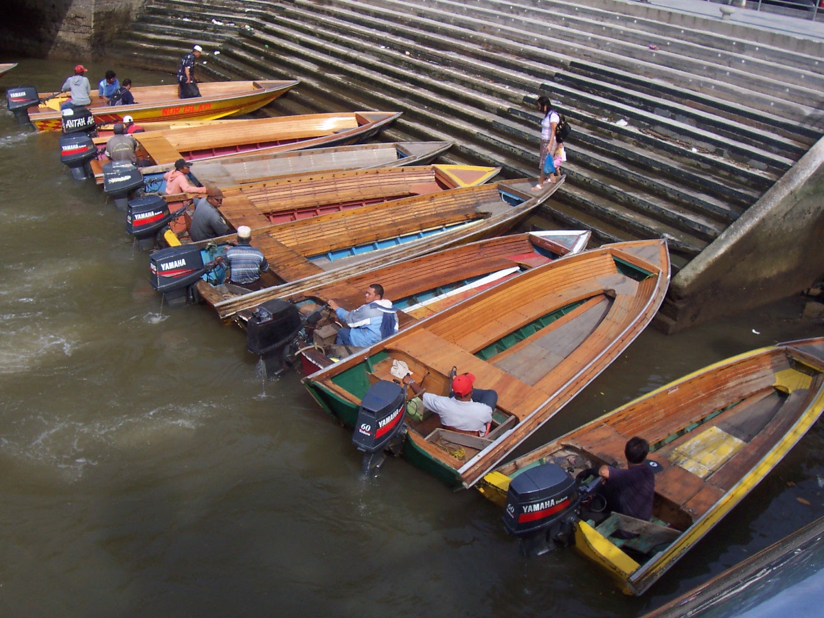 Foto fra Bandar Seri Begawan, Brunei – Boats Beside the Brunei river