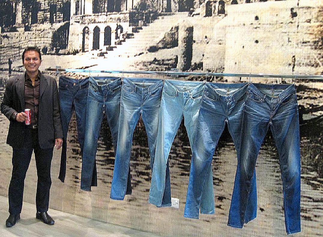 Foto fra Man, Elfenbenskysten – Denim Jeans Pant Display