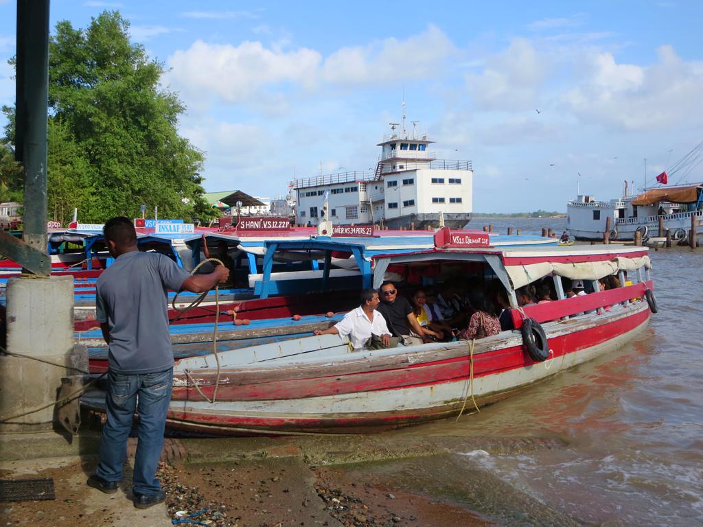 Foto fra Paramaribo, Surinam – Small Ferry