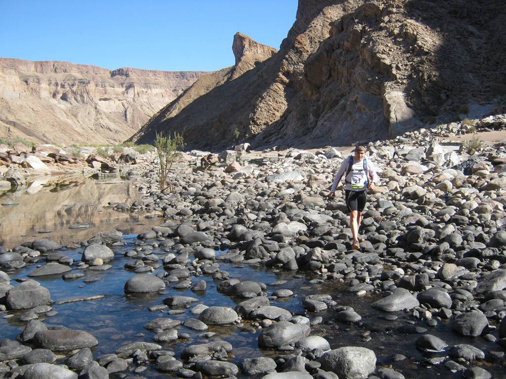 Foto fra Fish River Canyon, Namibia – Athlete racing in the Fish River Canyon
