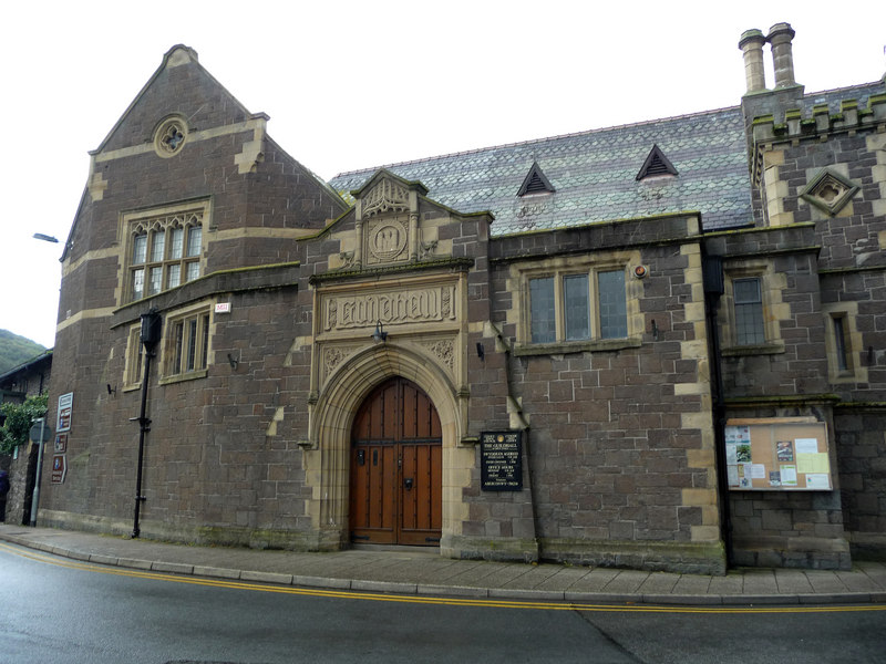 Foto fra Conwy, Wales – Conwy Guildhall, Castle Square - geograph.org.uk - 2224123