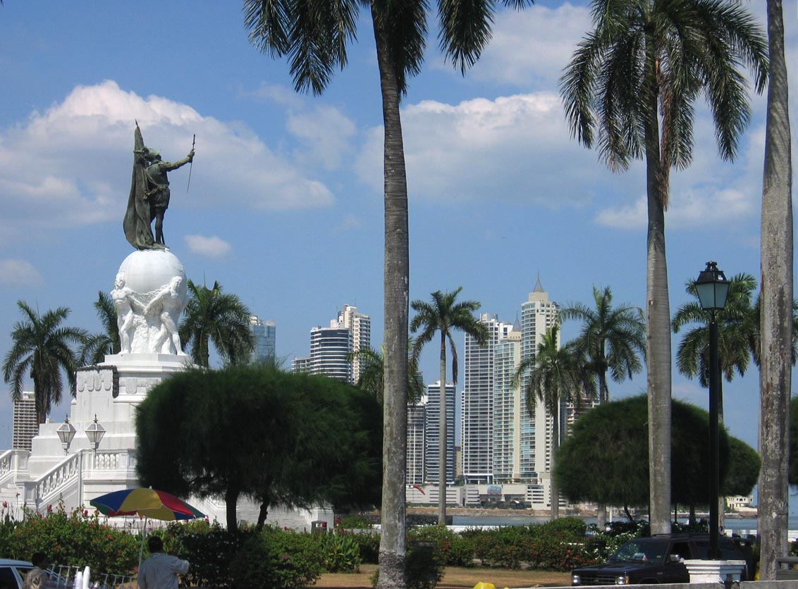 Foto fra Panama City – DirkvdM monumento a balboa