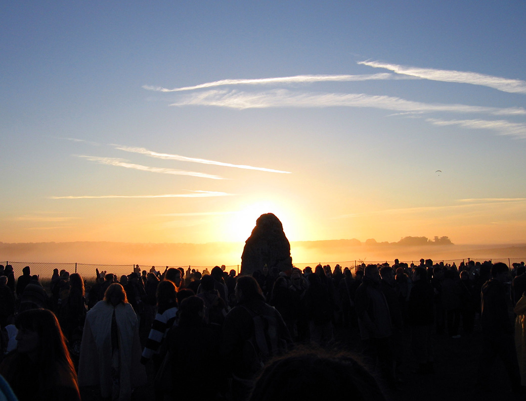 Foto fra Stonehenge, England – Sun behind the Heel Stone