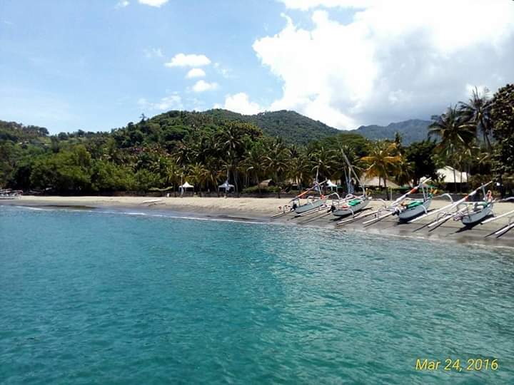 Foto fra LOMBOK- Senggigi, Indonesia – Fisherman boatS Senggigi Beach