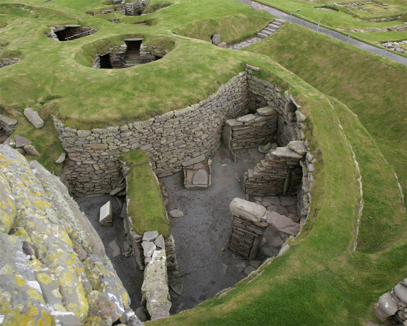 Foto fra Shetlandsøyene, Skottland – Jarlshof 20080821 - aisled roundhouse and broch