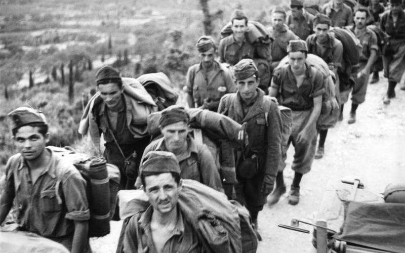 Foto fra Korfu, Hellas: Bundesarchiv Bild 101I-177-1459-32, Korfu, italienische Soldaten