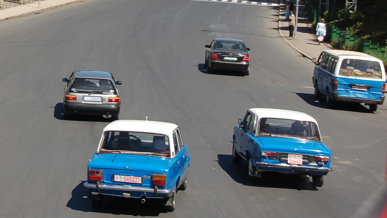 Foto fra Addis Abeba, Etiopia – Addis Abeba Taxis (Sam Effron)