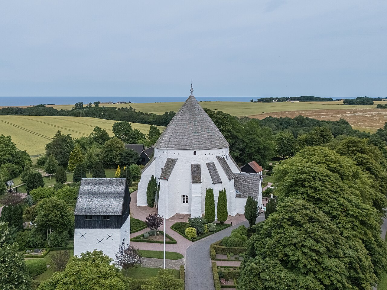 Foto fra Bornholm, Danmark – Østerlars Kirke asv2024-07 img2