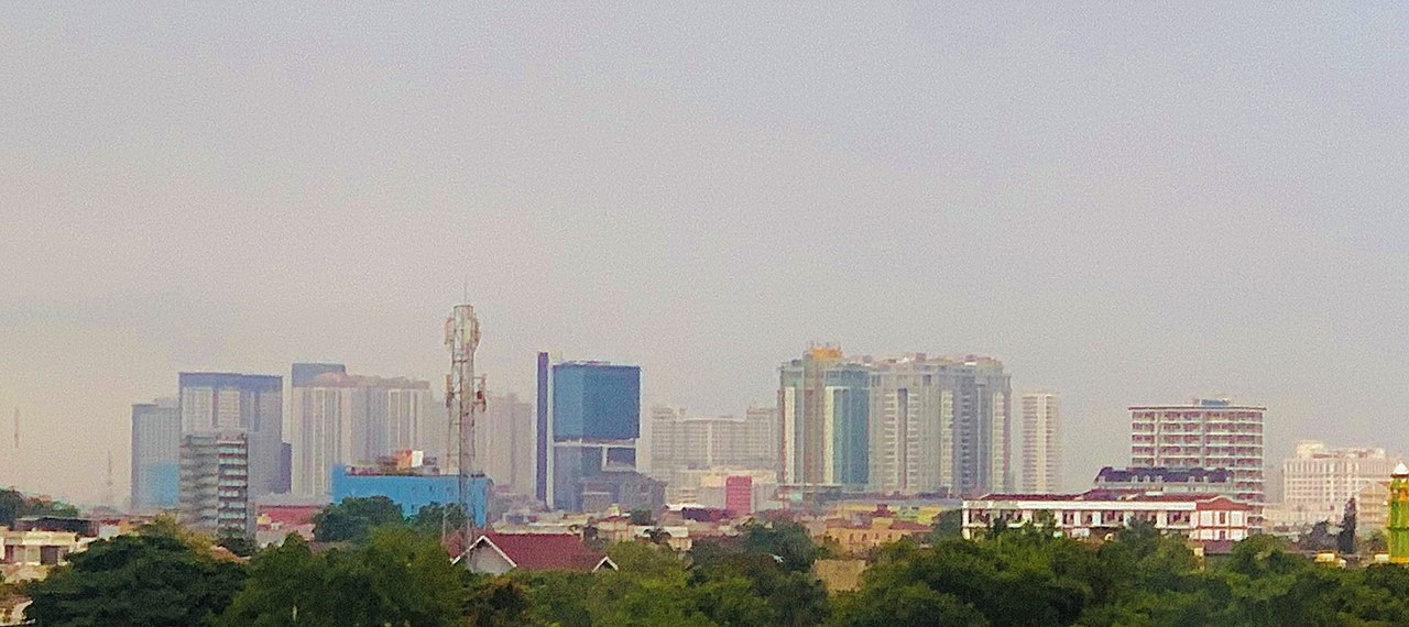 Foto fra Sumatra, Indonesia – Medan skyline