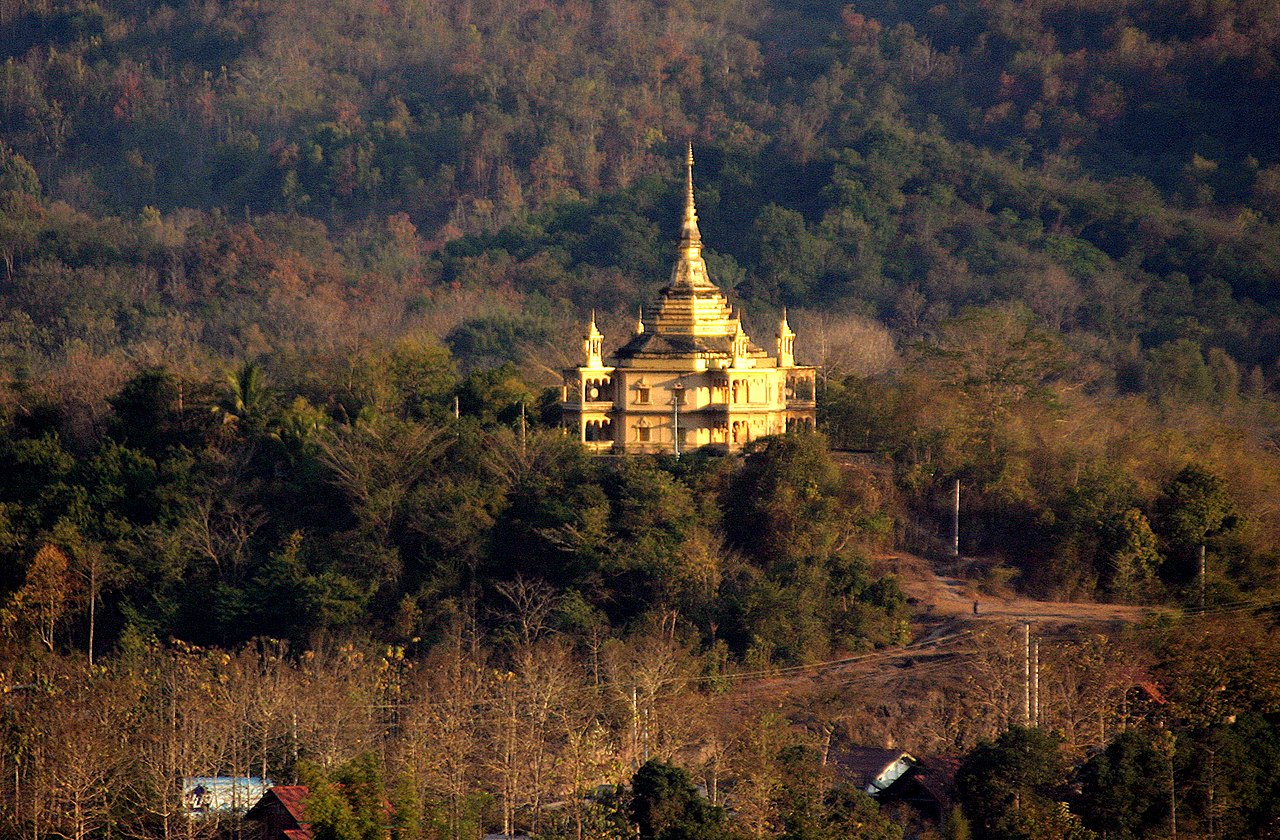 Foto fra Luang Prabang, Laos – Luang Prabang-Phou Si-10-Santi Chedi-gje