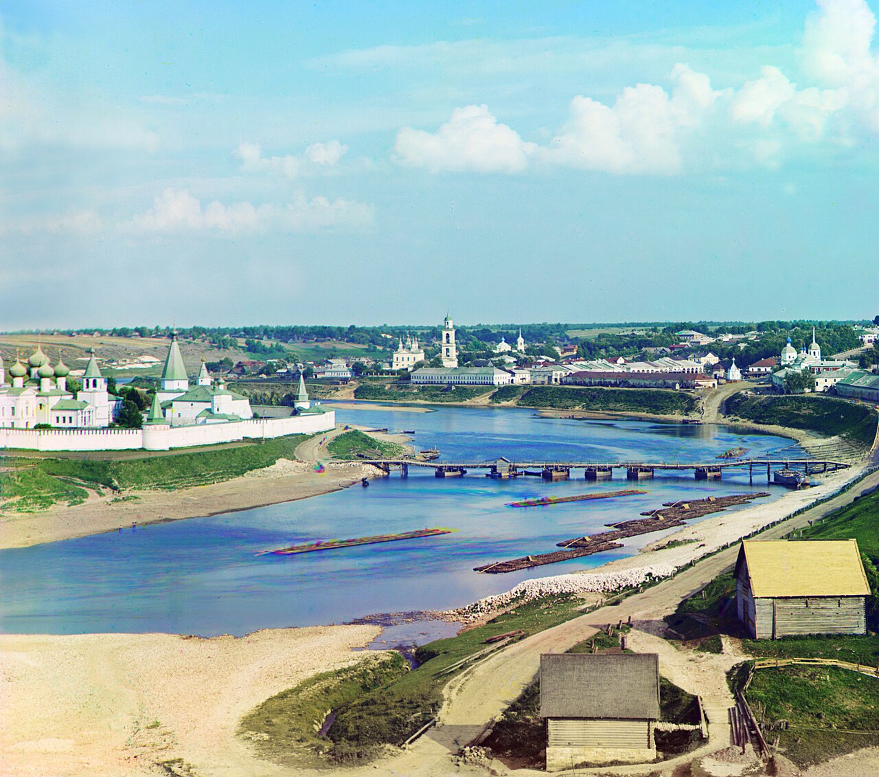 Foto fra Volga, Russland – Staritsa