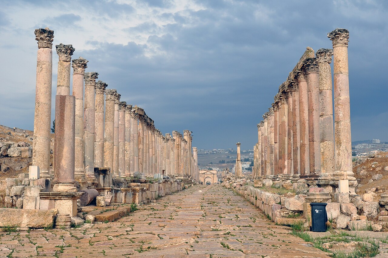 Foto fra Gerasa, Jordan – Jerash - colonnaded street