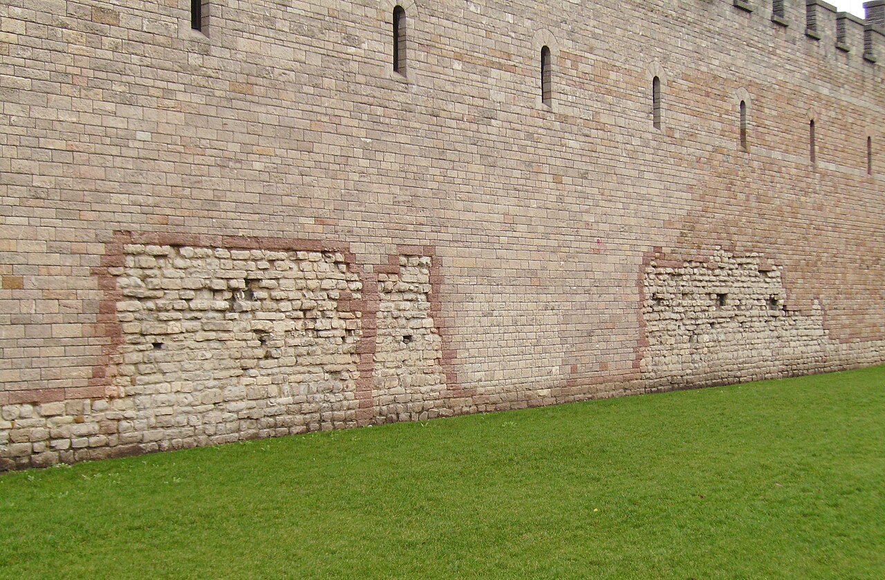 Foto fra Cardiff, Wales – Cardiff Castle (Roman wall)