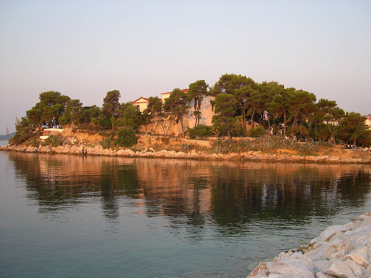 Foto fra Skiathos, Hellas – Greece-Skiathos-Mpourtzi at dawn