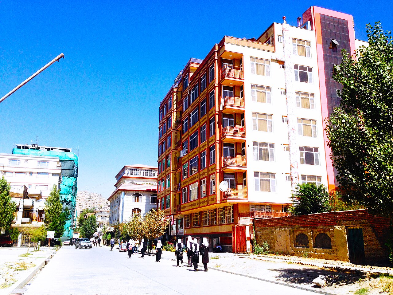 Foto fra Kabul, Afghanistan – Apartments in Kabul street