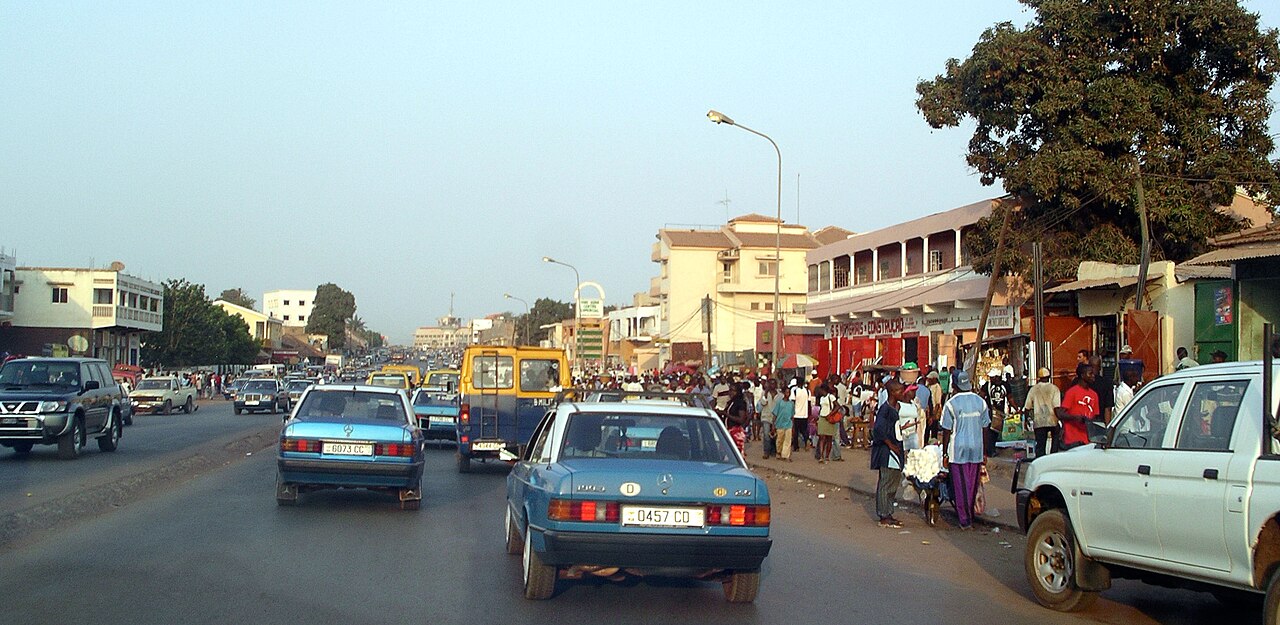Foto fra Bissau, Guinea-Bissau – Bissau-Stroossenzeen--w