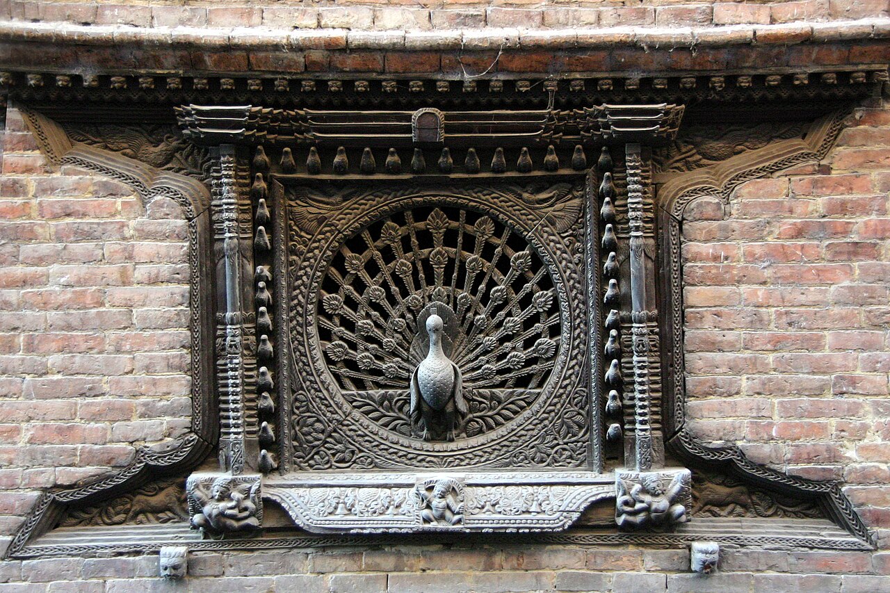 Foto fra Bhaktapur, Nepal – Bhaktapur-Pujari Math-02-Pfauenfenster--gje