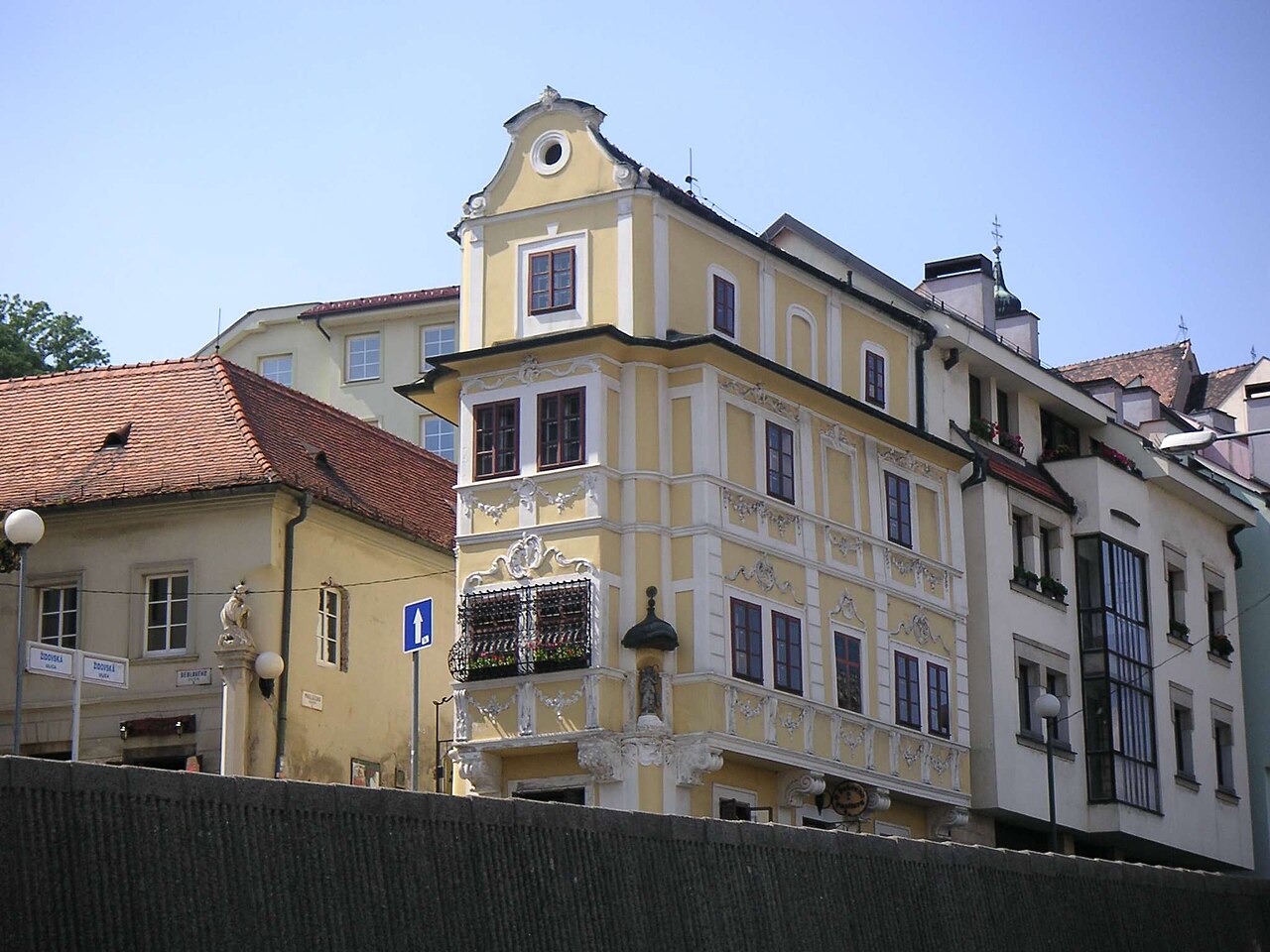 Foto fra Bratislava, Slovakia – Bratislava-dom u dobrého pastiera