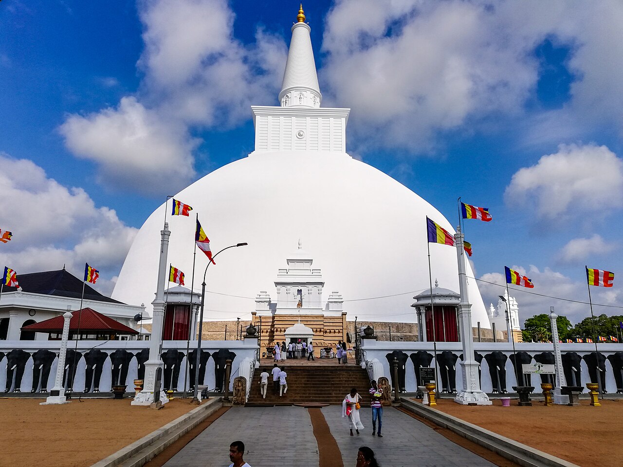 Foto fra Anuradhapura, Sri Lanka – Ruwanweli Maha Saaya