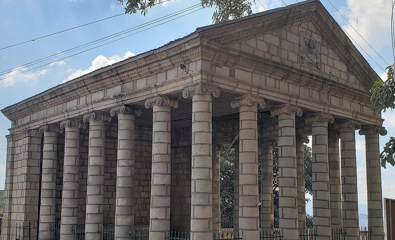 Foto fra Antananarivo, Madagaskar – Palais de Justice d'Ambatondrafandrana
