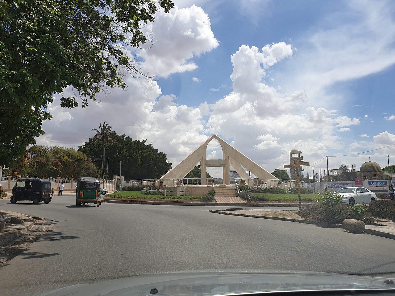 Foto fra Dodoma, Tanzania – Roundabout in Dodoma Region