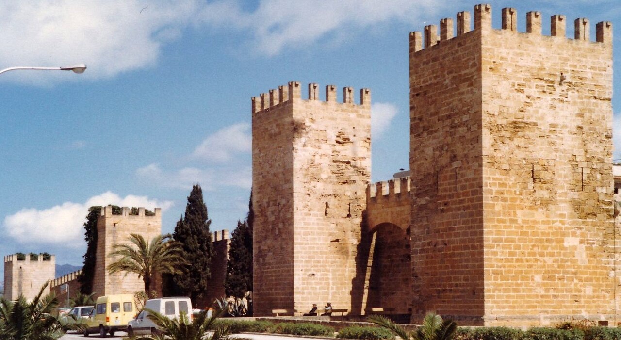 Foto fra Alcudia, Spania – Alcudia Stadtmauer