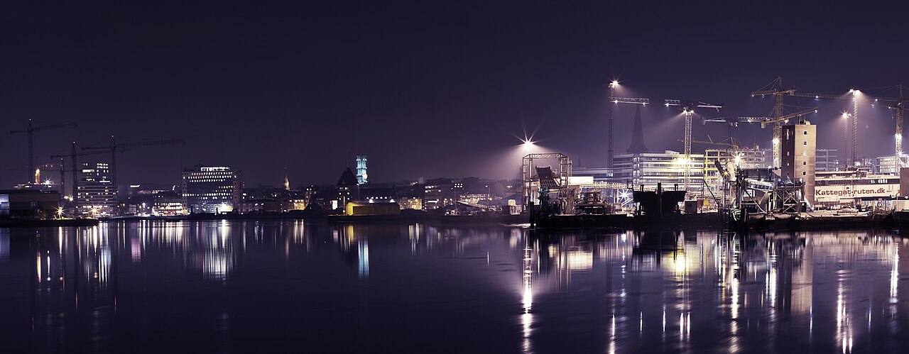 Foto fra Århus, Danmark – Aarhus docklands by night