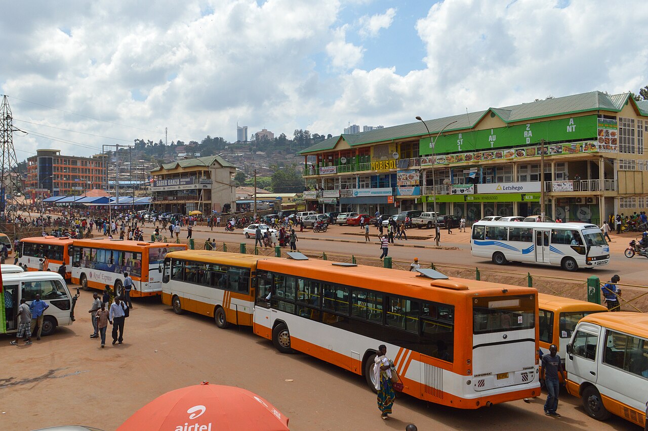 Foto fra Kigali, Rwanda – Buses at Nyabugogo