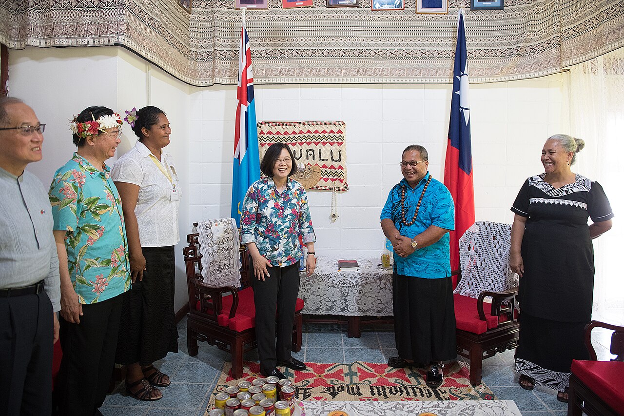Foto fra Tuvalu – 11.01 總統會晤吐瓦魯總督
