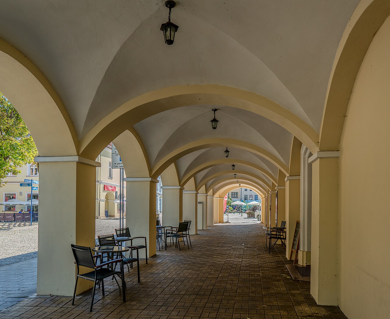 Foto fra Oswiecim, Polen – Oświęcim ul. Plebańska. Podcienia