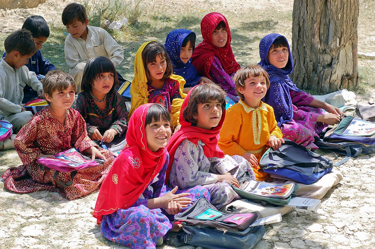 Foto fra Afghanistan – Schoolgirls in Bamozai