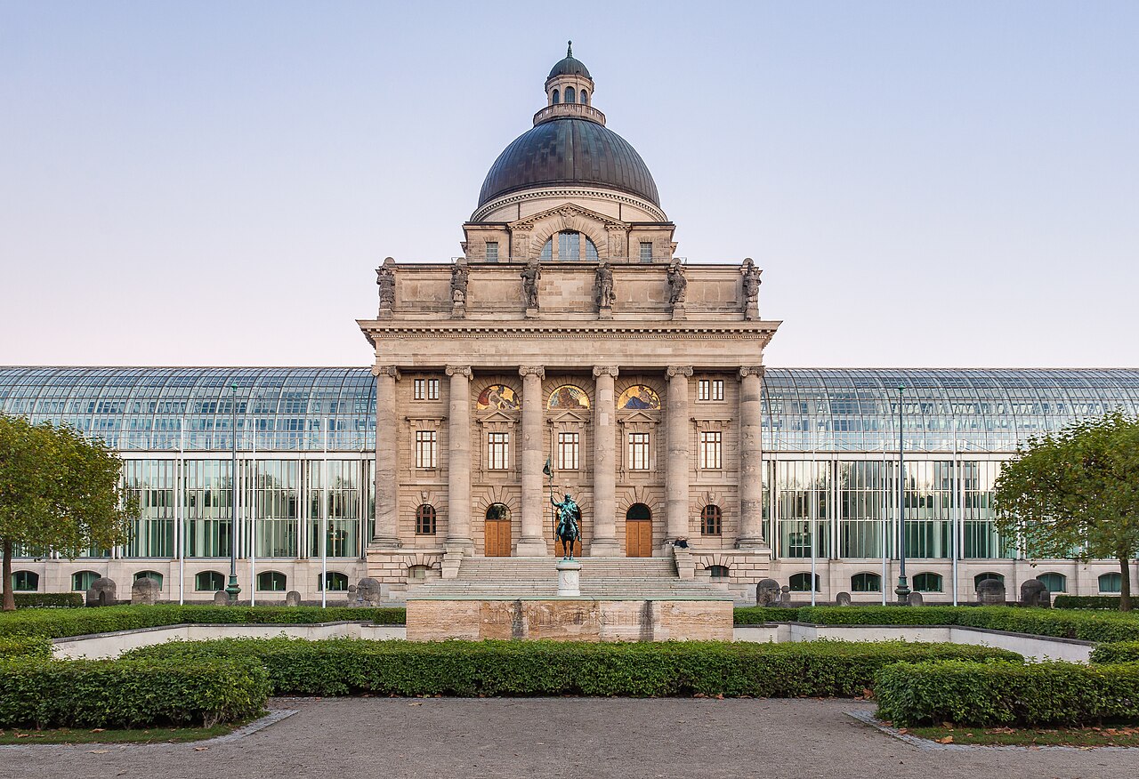 Foto fra München, Tyskland – Bayerische Staatskanzlei Munich 02