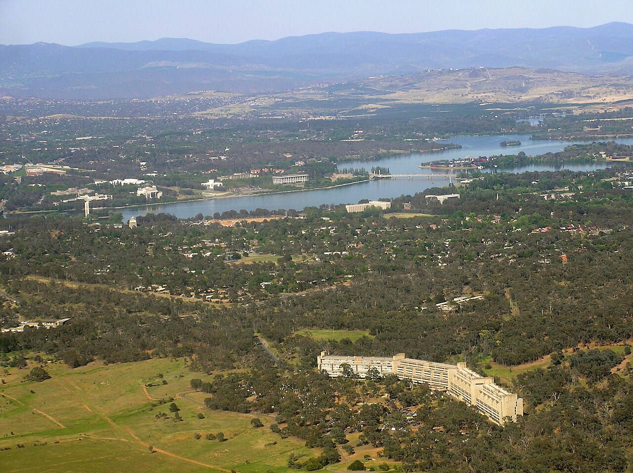 Foto fra Canberra - Questacon, Australia – Campbell Park aerial