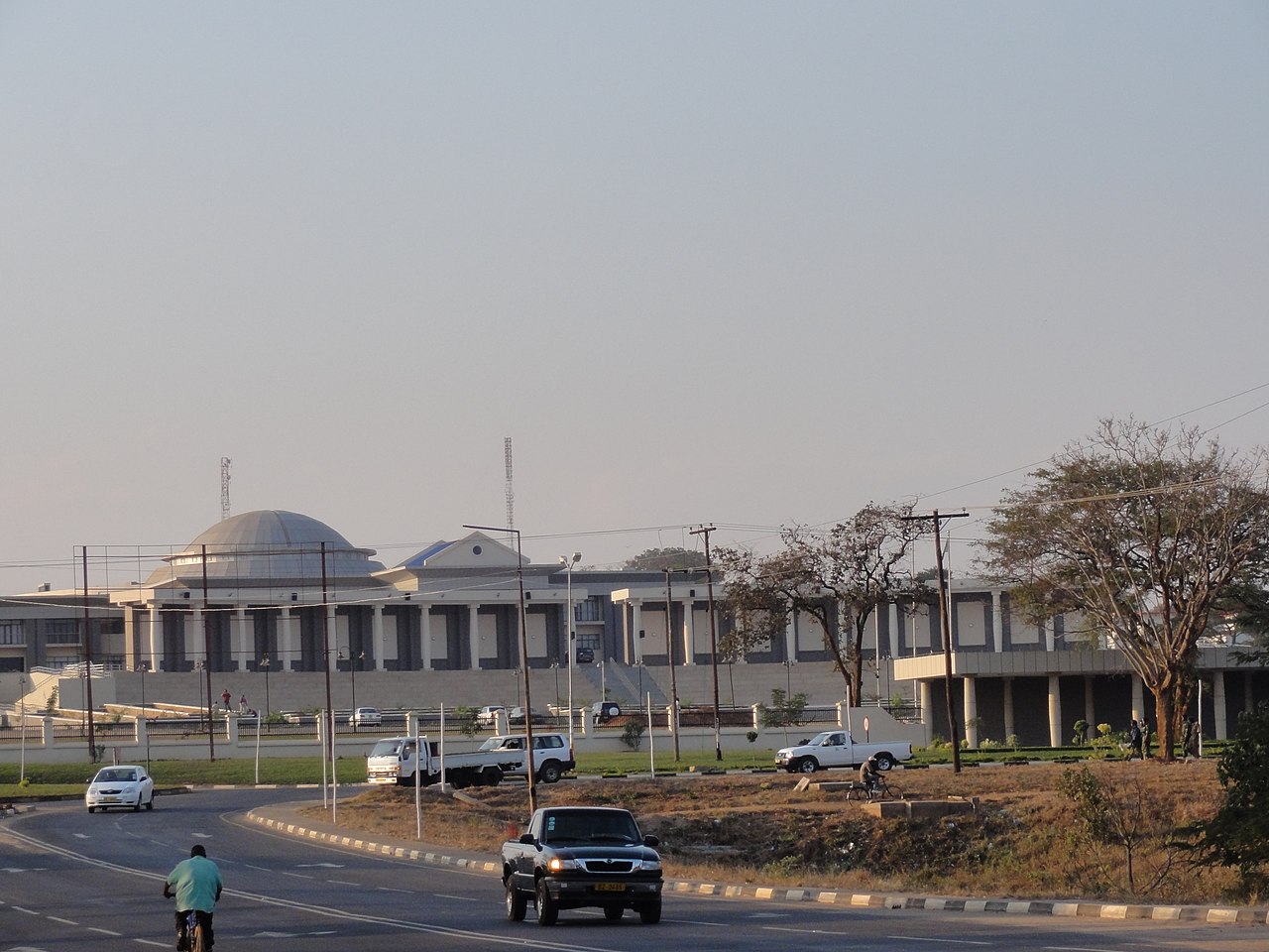Foto fra Lilongwe, Malawi – Parliamentbuilding - panoramio