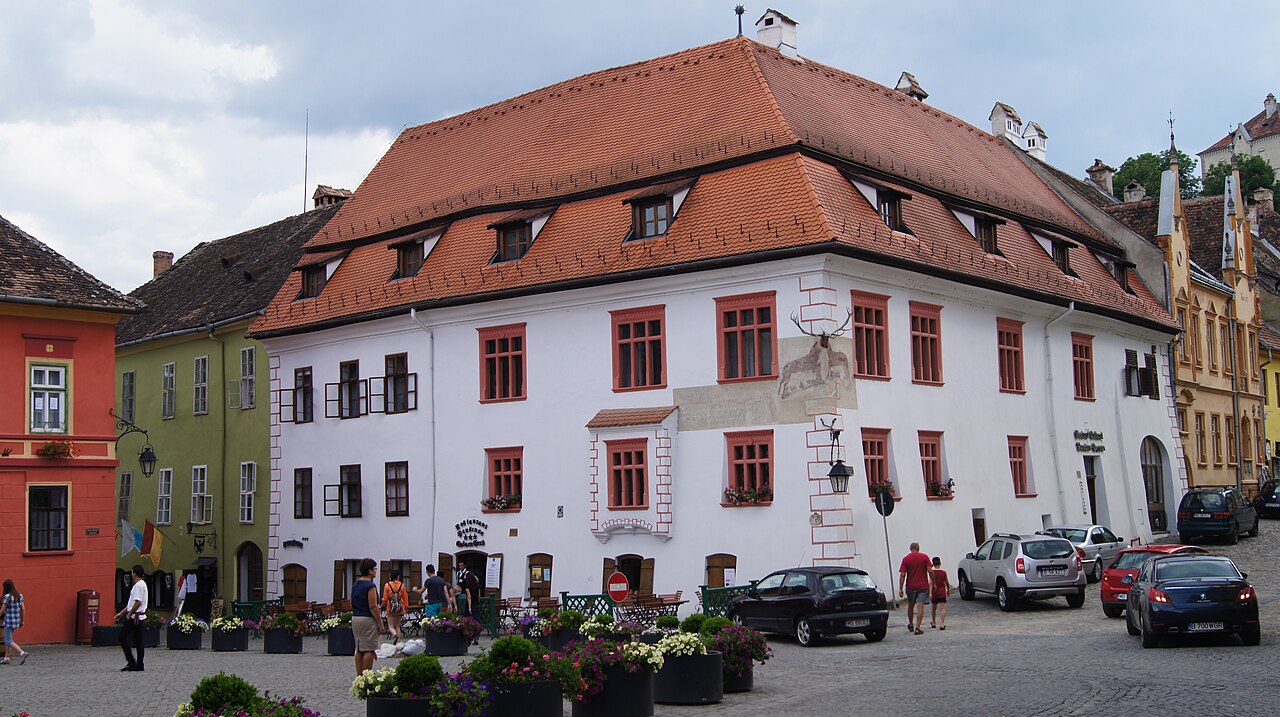 Foto fra Sighisoara, Romania – Casa cu cerbi