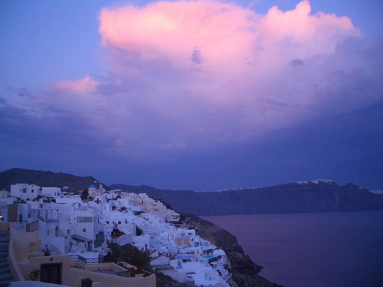 Foto fra Oia, Hellas – Evening pink cloud Oia