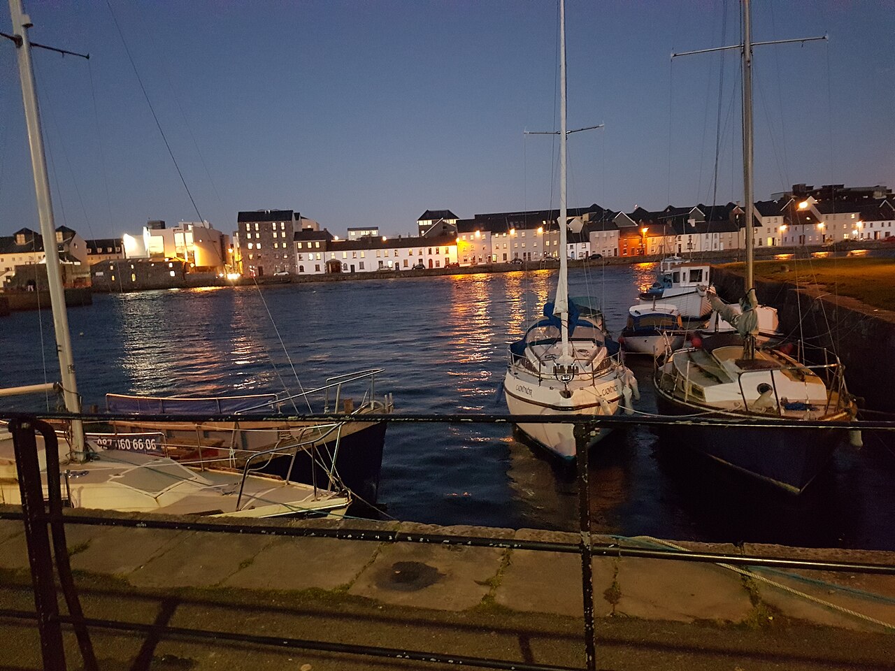 Foto fra Galway City, Irland – Galway Riverside Quay