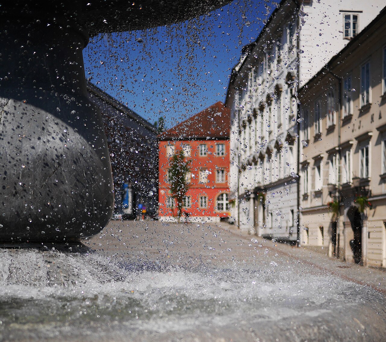 Foto fra Ljubljana, Slovenia – Fountain water droplets