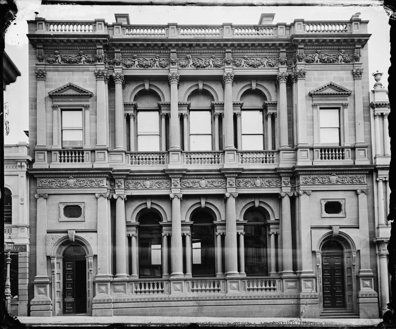 Foto fra Melbourne - South Bank, Australia: Bank of New South Wales, 55 Collins Street, Melbourne A2825152h