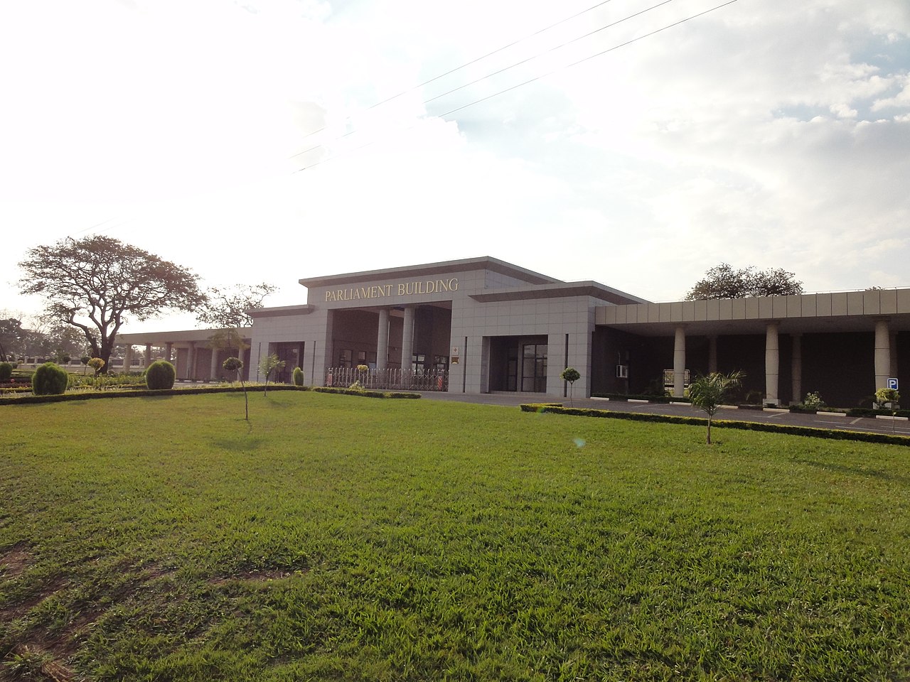 Foto fra Lilongwe, Malawi – Parliament building malawi