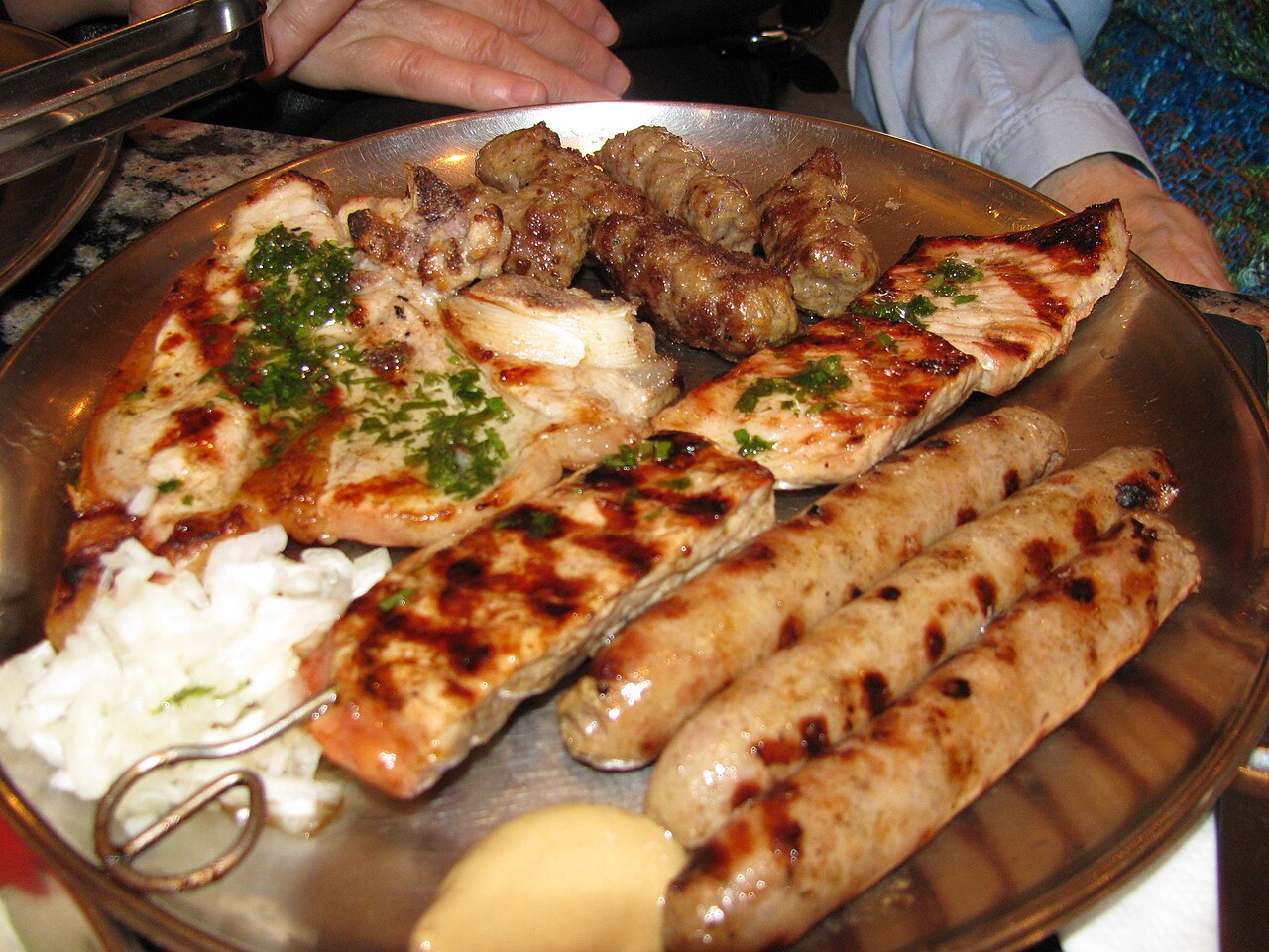 Foto fra Bosnia og Hercegovina, Bosnia-Hercegovina – Bosnian meat platter