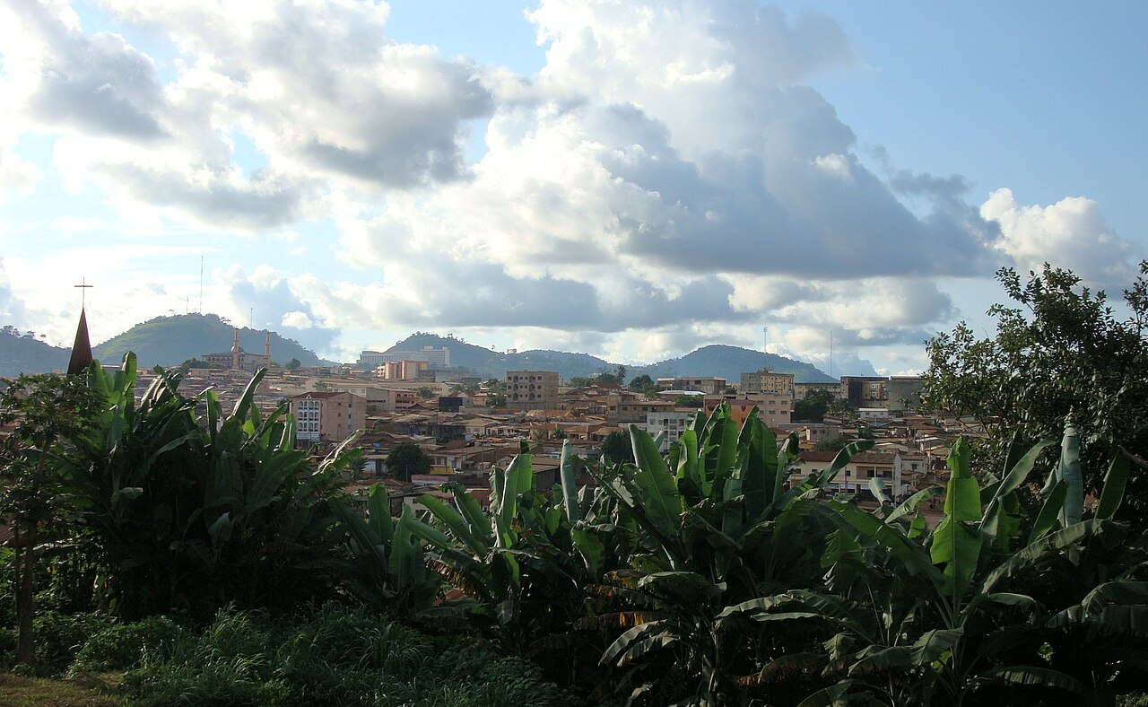 Foto fra Yaoundé, Kamerun – Briqueterie Yaoundé