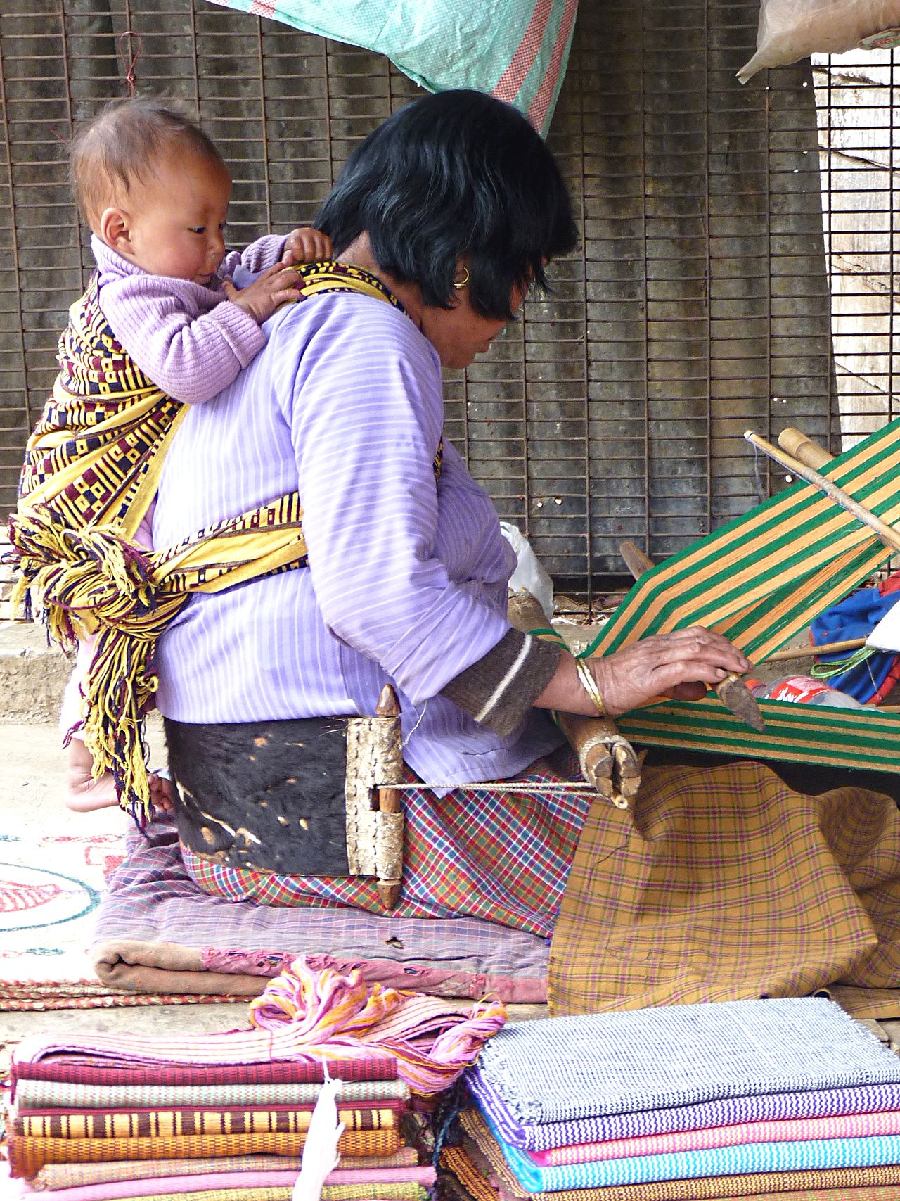 Foto fra Thimphu, Bhutan – 067 - Weaver (Thimphu)