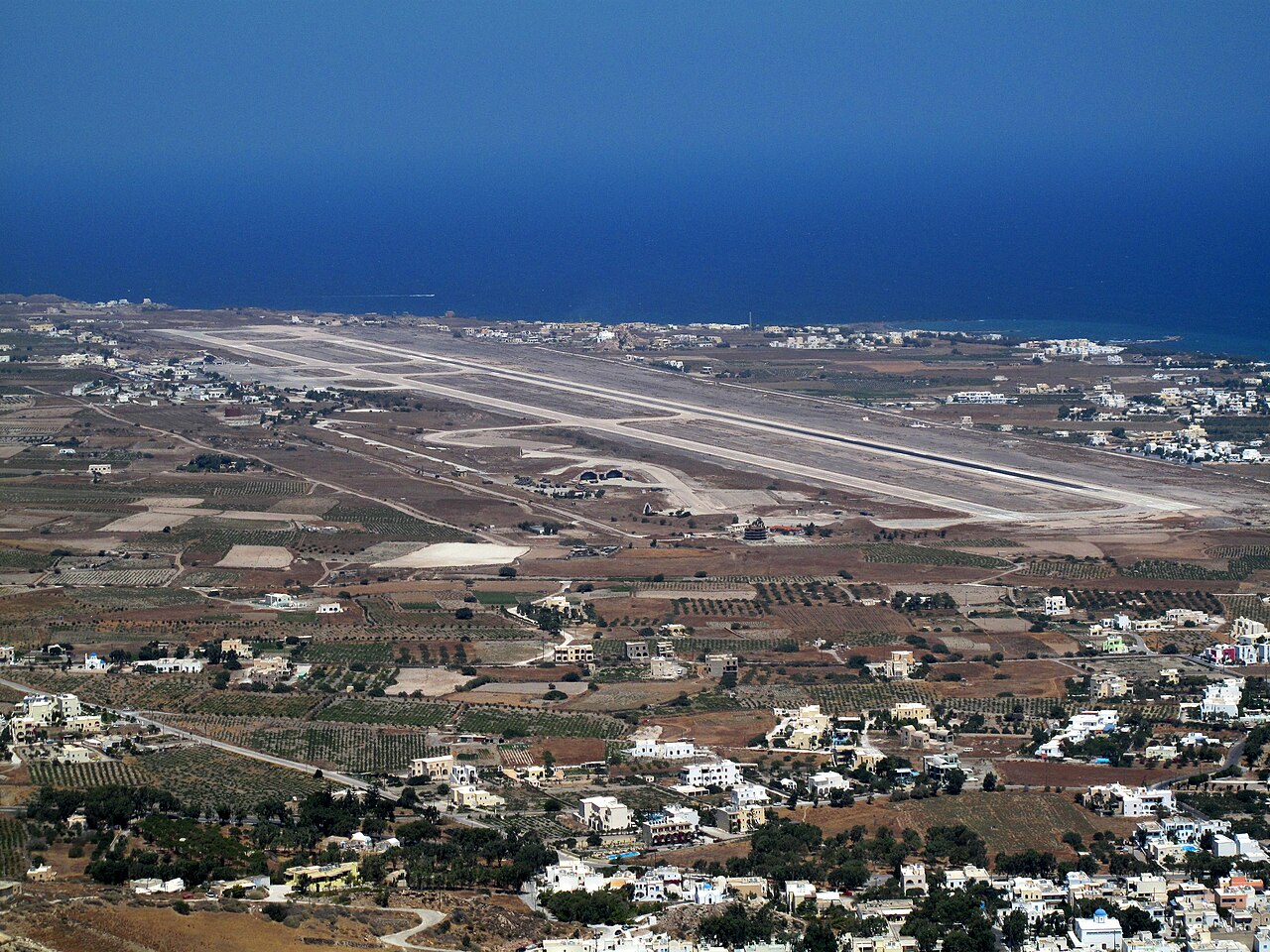Foto fra Thira, Hellas – Santorini Airport